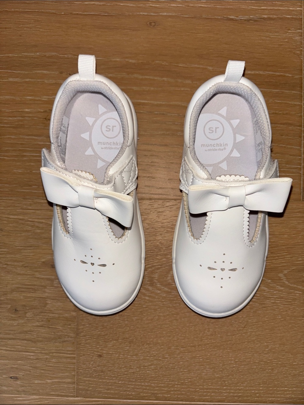 Munchkin by Stride Rite Toddler Girl Layne Mary Jane Shoes 🤍 - Picture 3 of 5